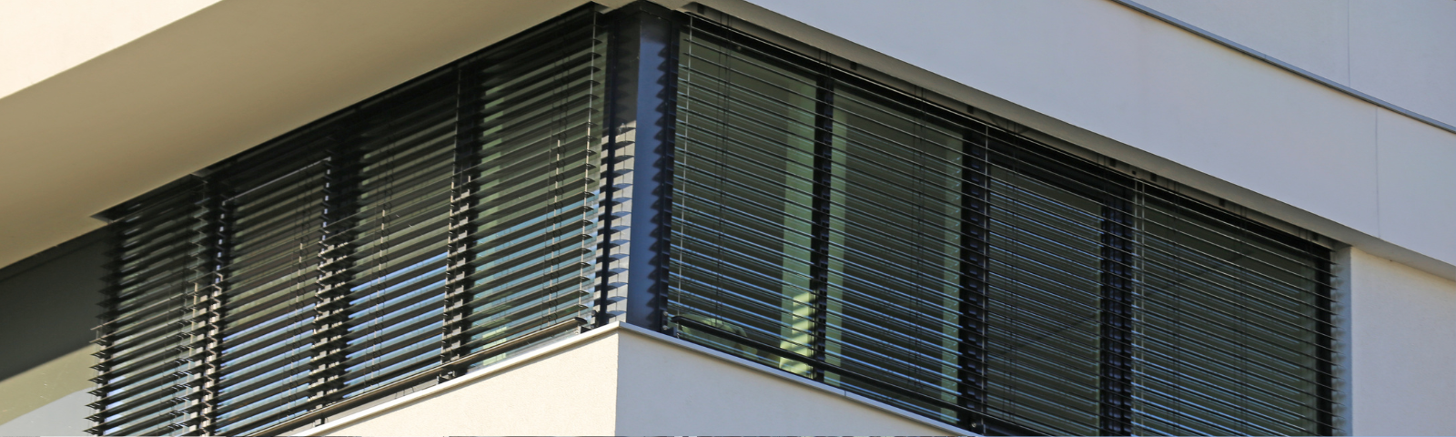 Aussenraffstoren von Rollplast